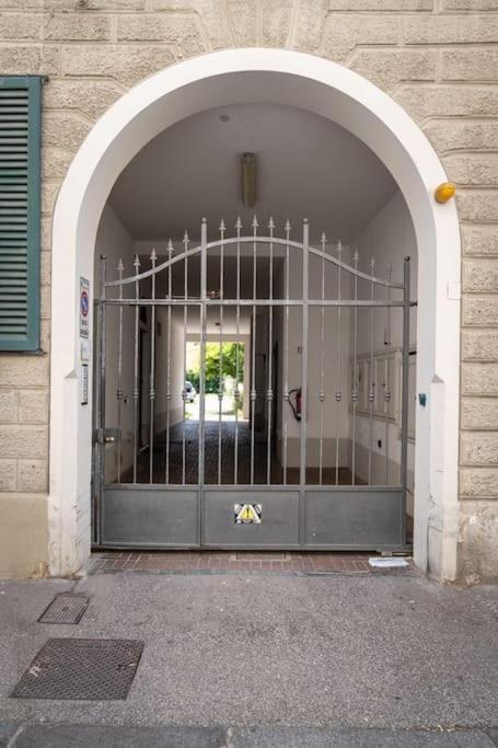 22 Home - Parcheggio Privato - Accogliente - Collegamento Sardegna E Corsica Livorno Luaran gambar